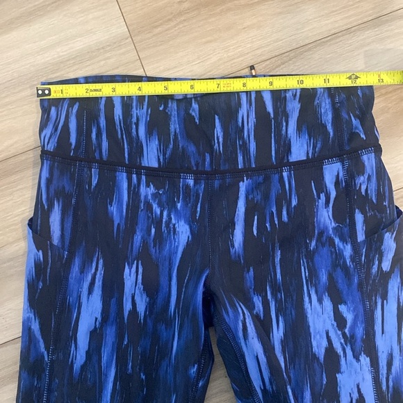 Lululemon tights size 4 - Picture 2 of 9